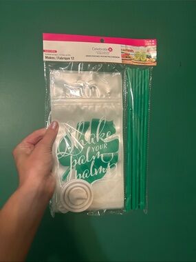 Drink Pouches with Green Straws (12-Pack)